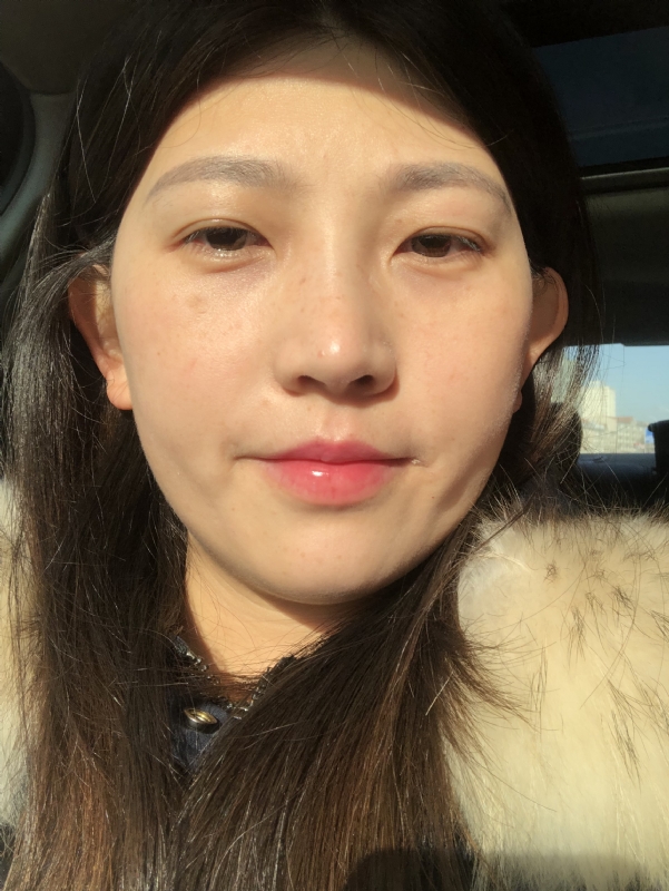 轻闭双眼的第一张照片--大连闪婚服务中心