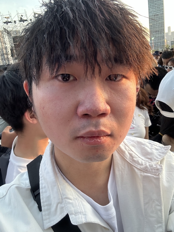 会修电脑的小杨的第一张照片--大连闪婚服务中心